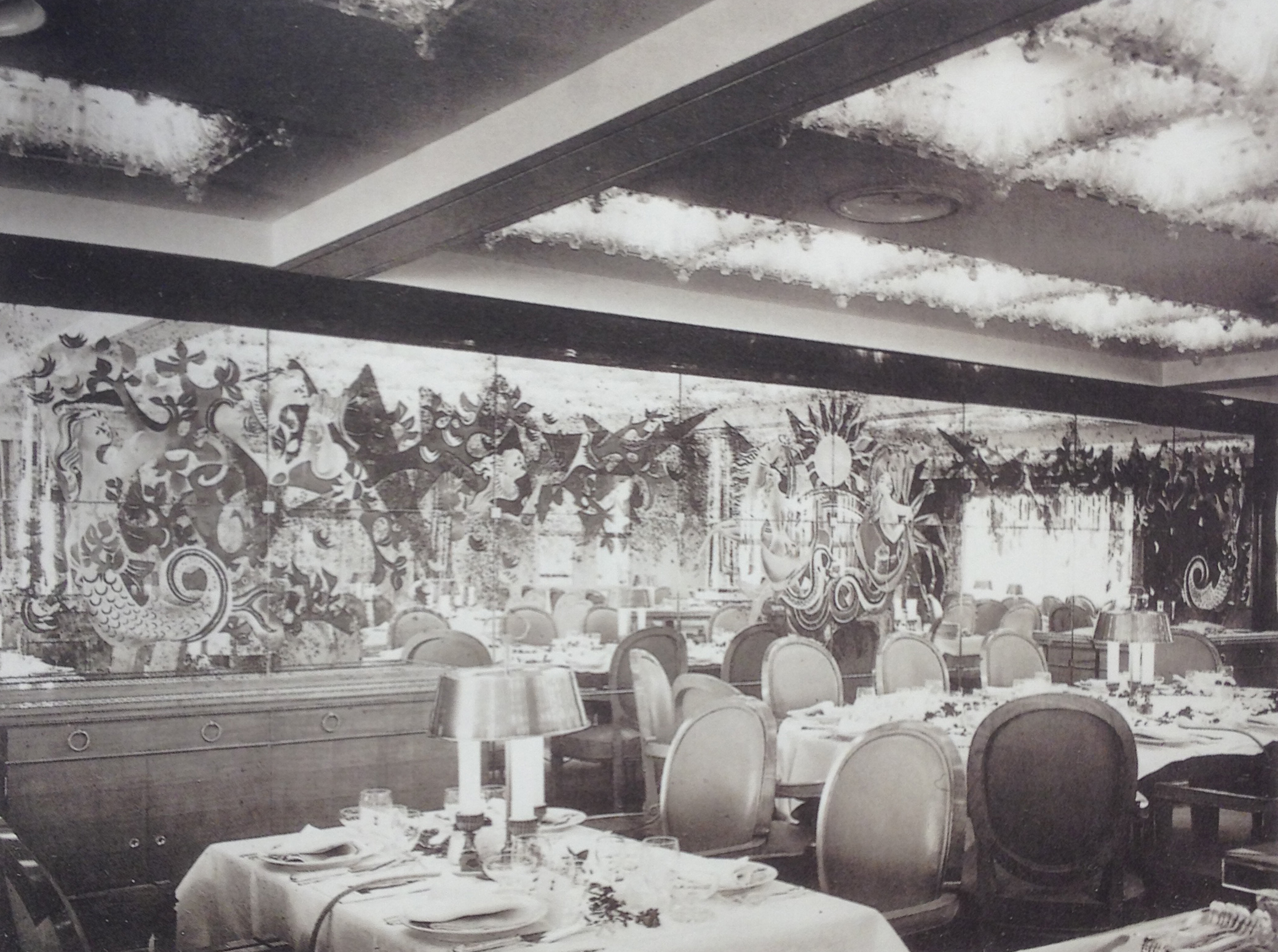 Arbus - 1951 - Provence - Salle à manger